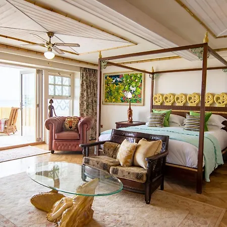 Tolcarne Beach Colonial Restaurant And Rooms-3